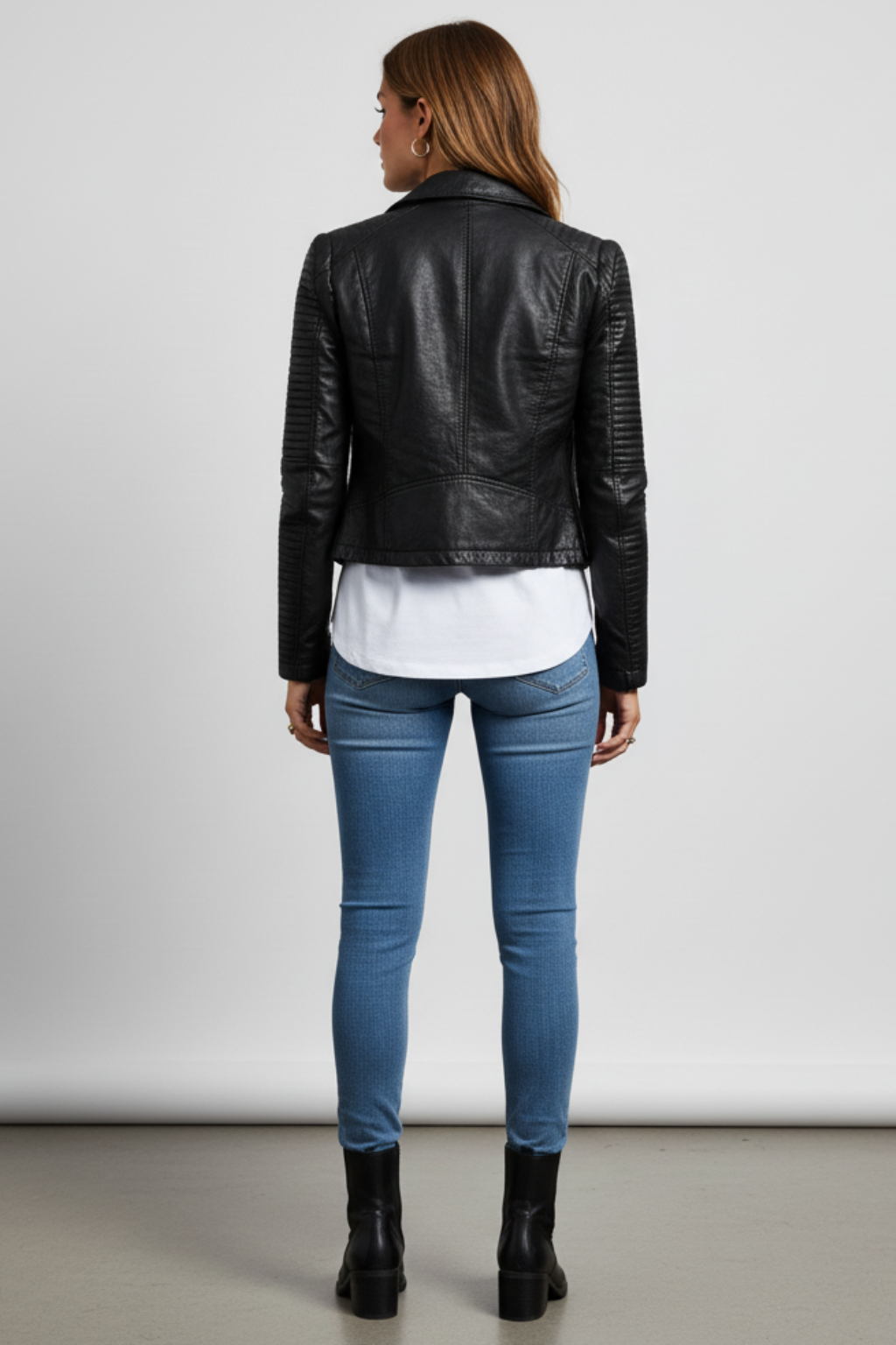 Women’s Sleek Leather Jacket
